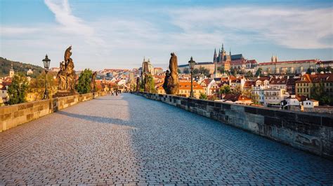 41€ Vuelos baratos de Valencia a Praga .